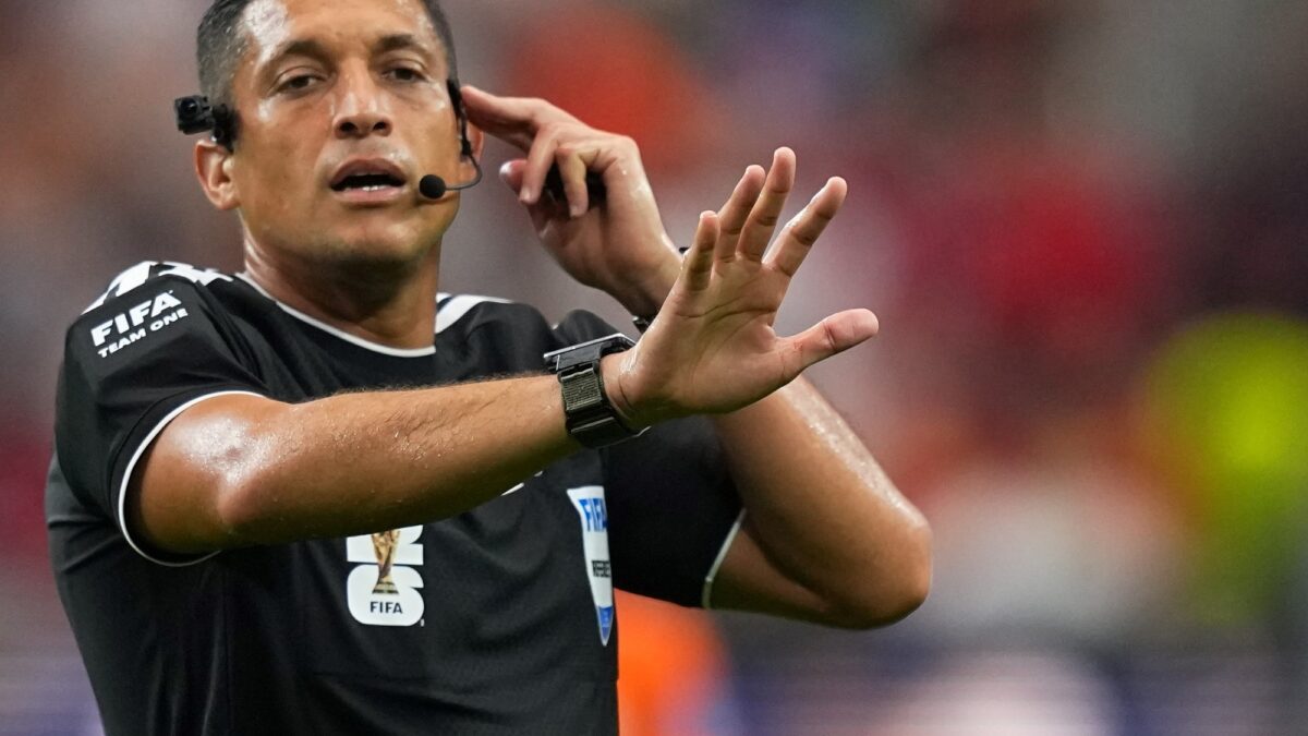 Los árbitros del Mundial destacan el éxito de reglas para reducir el tiempo de juego perdido