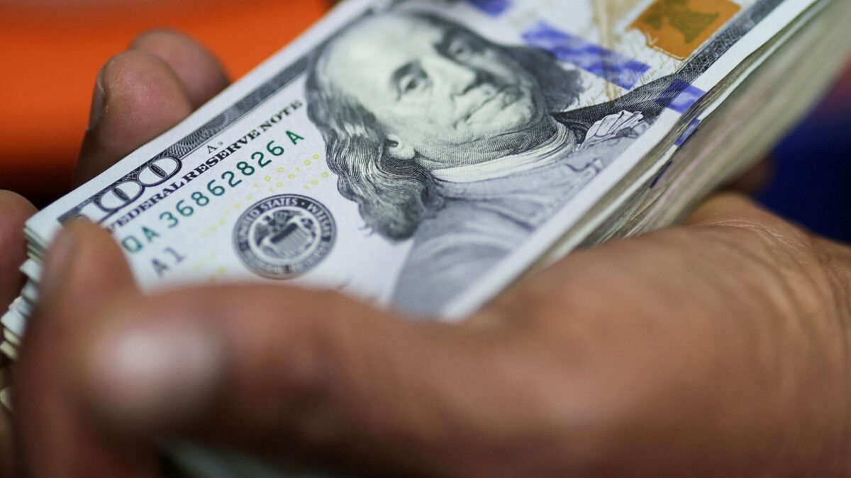 Dólar alcanza $1.500 en Banco Nación tras subir 5% en junio