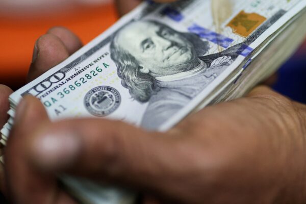 Dólar alcanza $1.500 en Banco Nación tras subir 5% en junio