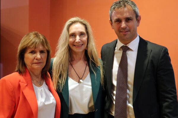 Karina Milei reúne a legisladores de La Libertad Avanza para redefinir alianzas y posiciones en el Congreso