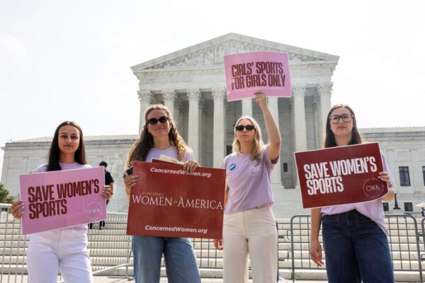 Suprema Corte norteamericana prohíbe participación de atletas trans en equipos femeninos escolares