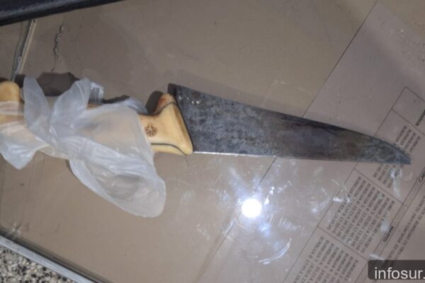 Hombre atacado con cuchilla por pareja en Lanús