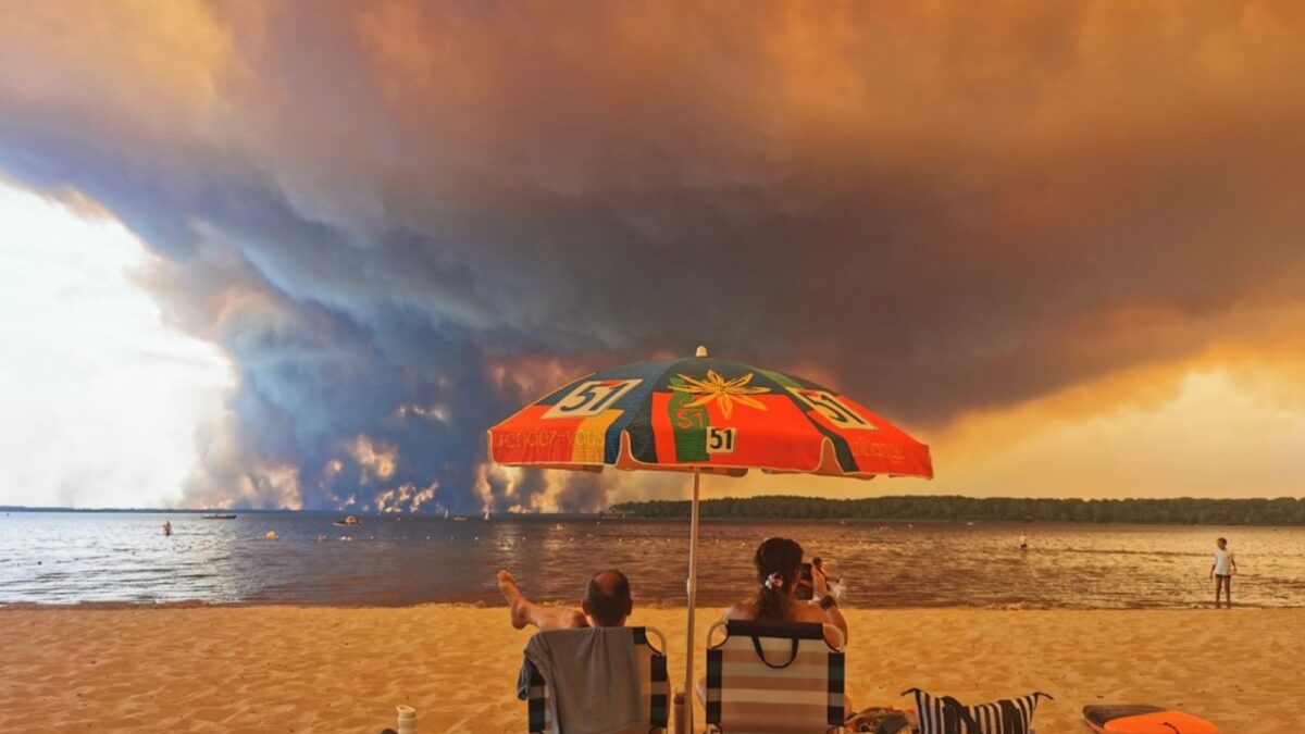 Fuego en Francia: incendio se acerca a Bordeaux y deja 200 mil evacuados