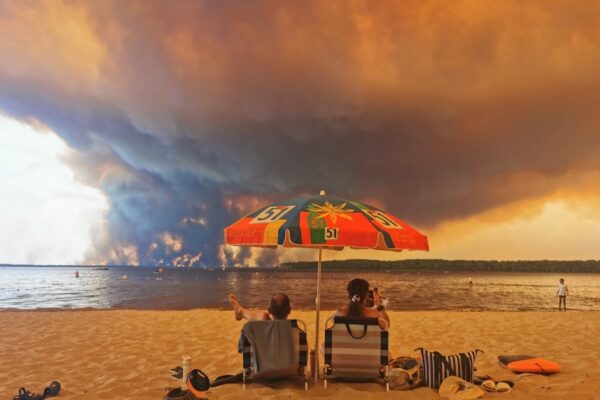 Fuego en Francia: incendio se acerca a Bordeaux y deja 200 mil evacuados
