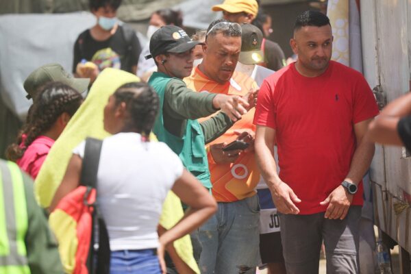 Venezolanos usan servicios médicos internacionales tras colapso del sistema estatal