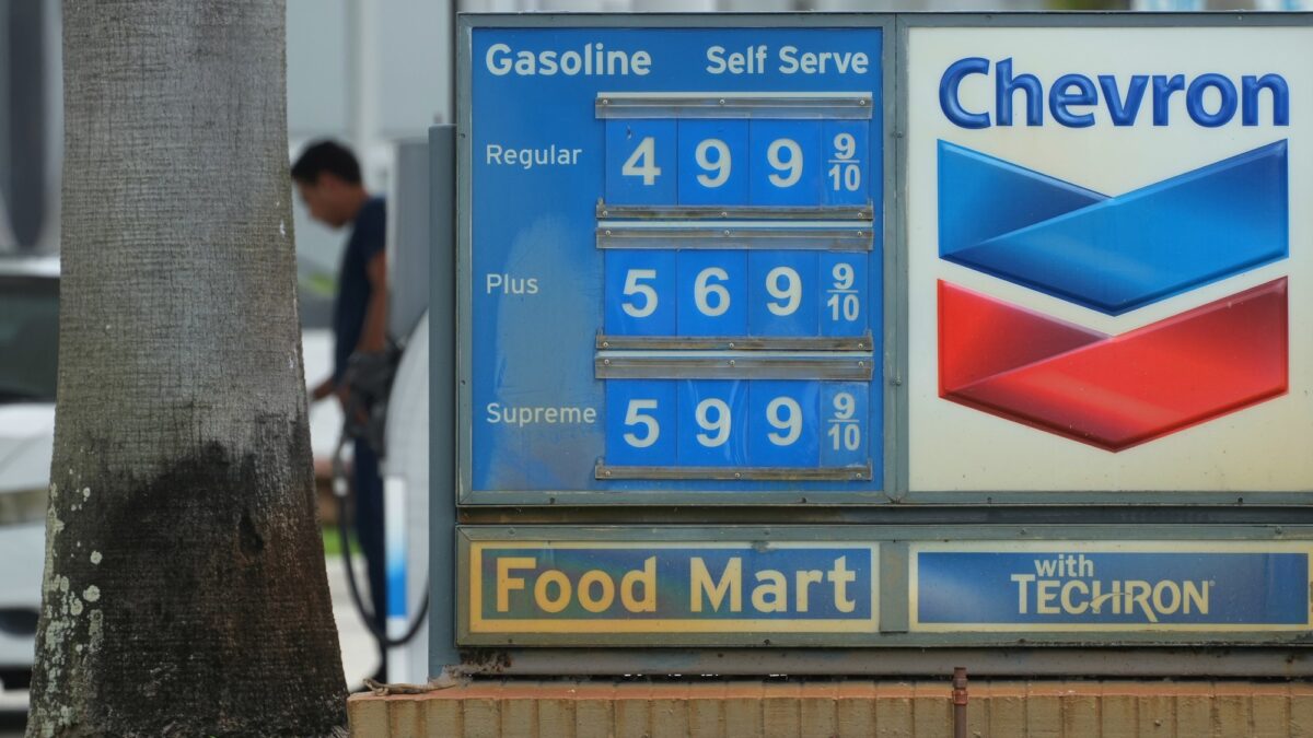 Guerra en Oriente Medio deja ganancias millonarias para petroleras de Estados Unidos y Europa