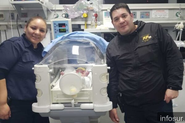 Lanús: Policías asistieron a un parto en plena calle