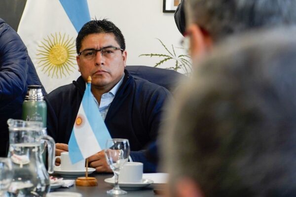 Santa Cruz busca emitir deuda internacional tras Neuquén