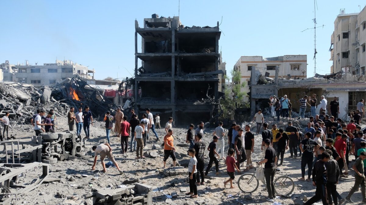 Europa aborda primeras sanciones directas contra Israel tras crisis en Gaza.