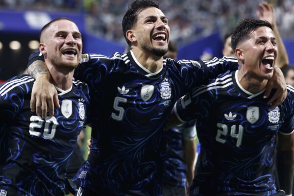 Paredes: "Las Malvinas serán siempre argentinas" tras triunfo sobre Inglaterra