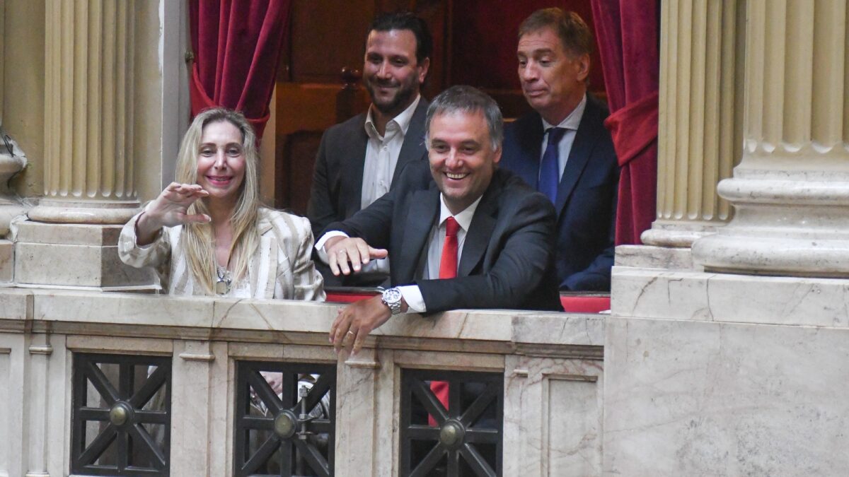 Santilli y otros jefes del Gabinete declaran patrimonios millonarios tras el escándalo Adorni