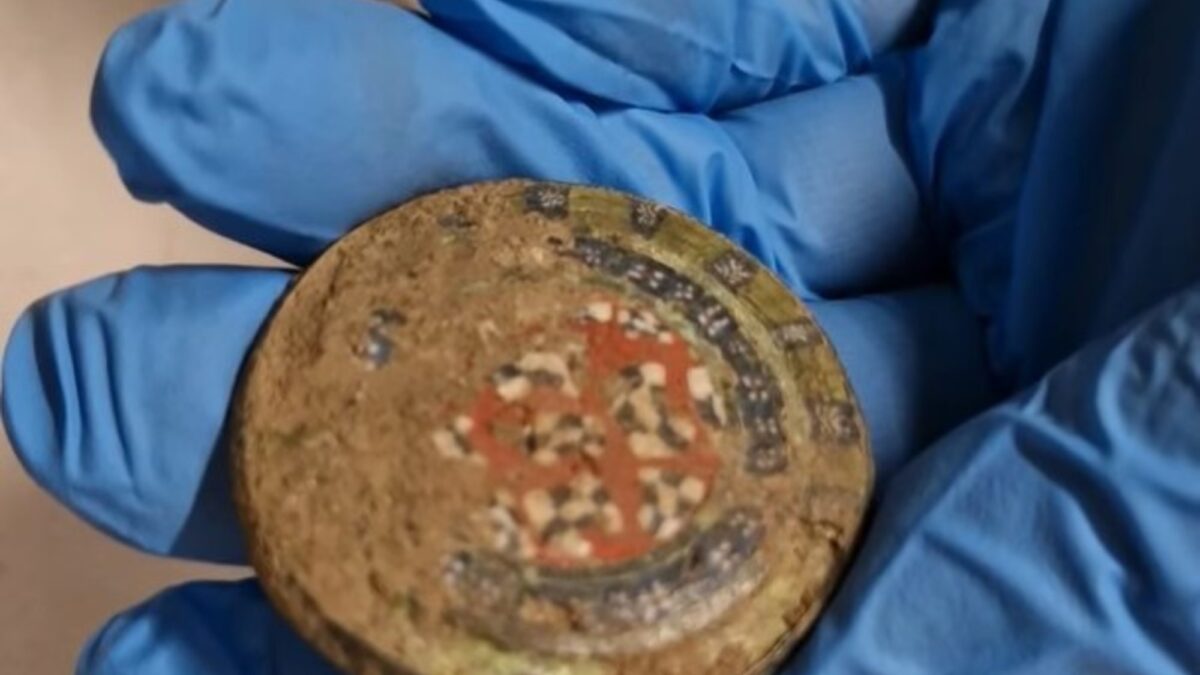 Un aficionado descubre artefactos romanos que habían estado ocultos por casi 2 milenios