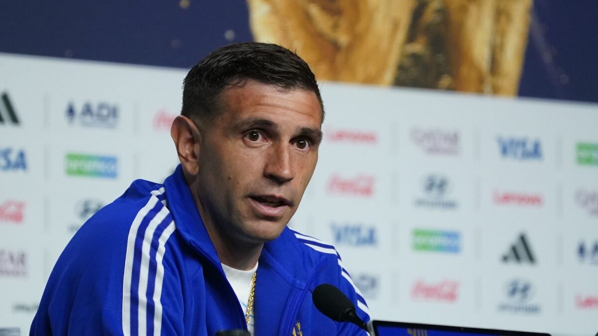 Dibu Martínez promete retirarse si Argentina gana el Mundial