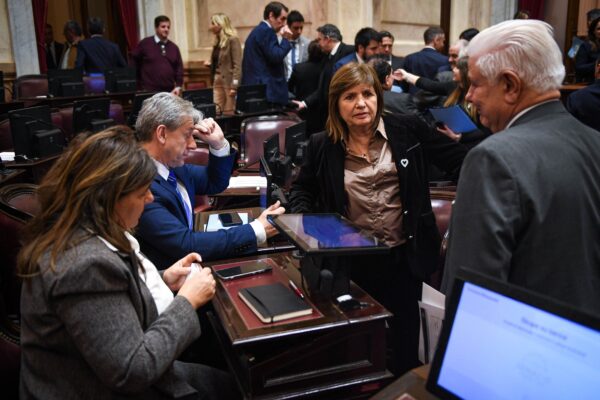 Gobierno retrasa proyecto de propiedad privada tras fracaso en Senado
