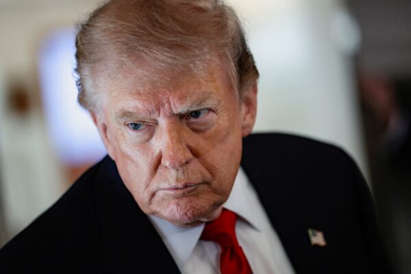 Trump propone negociación con Irán tras pausa en ataques