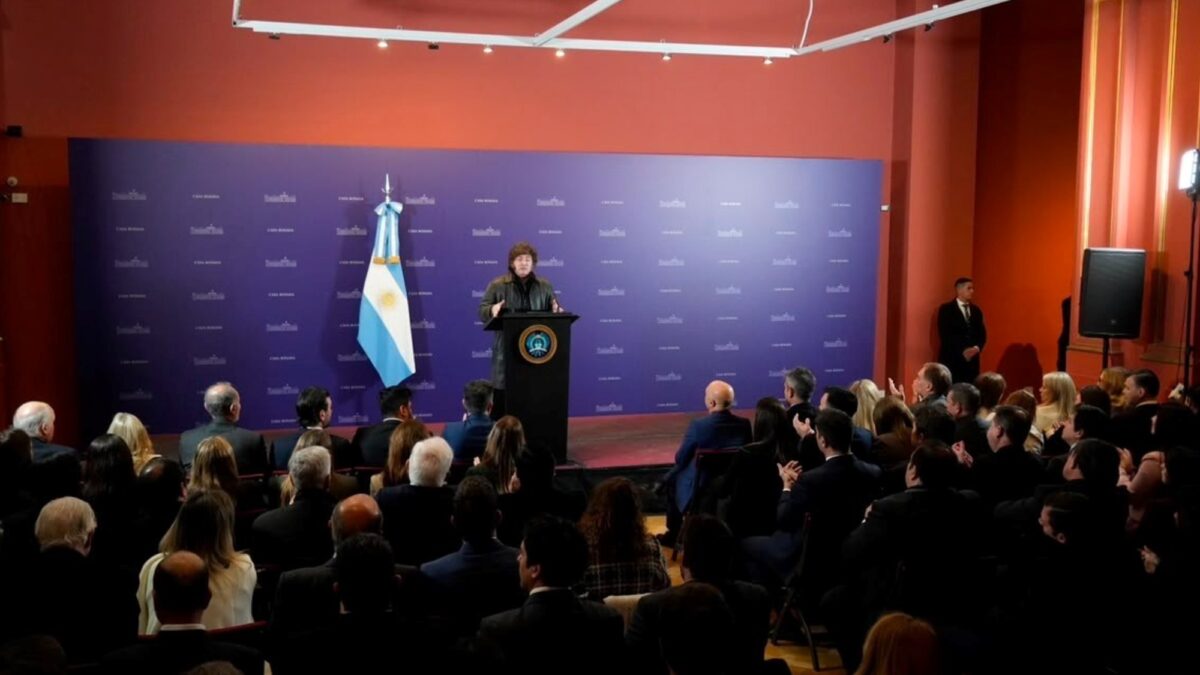 Milei convocó a legisladores de su partido para avanzar en reformas institucionales