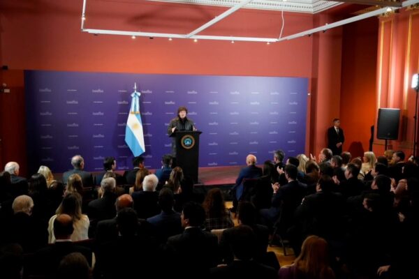 Milei convocó a legisladores de su partido para avanzar en reformas institucionales