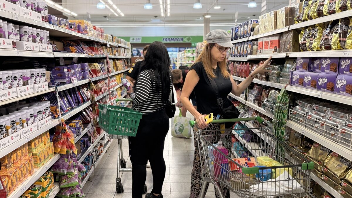 Más del 85% de ventas en supermercados depende de descuentos, pero ahora buscan reducir promociones