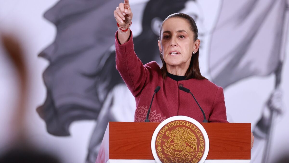 Claudia Sheinbaum rechaza acusaciones de Milei sobre una campaña contra la Argentina