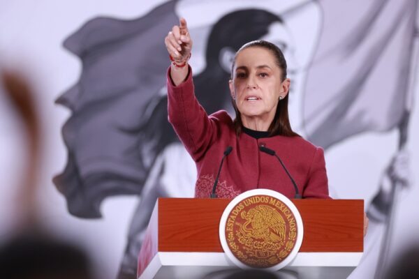Claudia Sheinbaum rechaza acusaciones de Milei sobre una campaña contra la Argentina