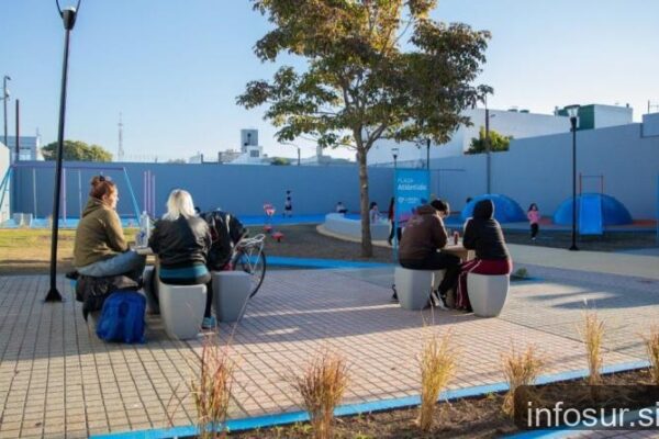 Puesta en valor de la Plaza Atlántida de Lanús Oeste