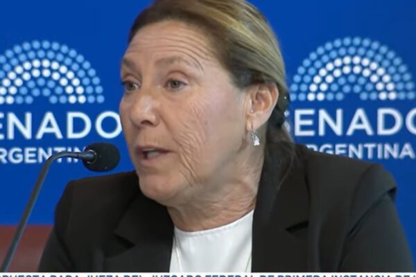 Gobierno nombró jueza a esposa del magistrado del caso $Libra