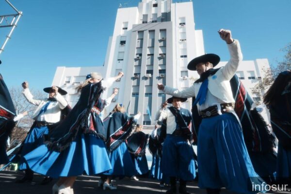 Lomas de Zamora organiza fiesta patria en pleno centro con shows y guiso