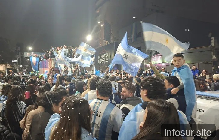 Orgullo y gratitud: Vecinos del Conurbano coparon las plazas a pesar de la derrota