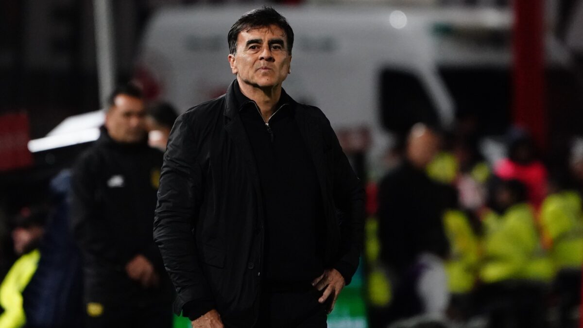 Gustavo Quinteros se preocupa por el mercado de Independiente: «Ojalá que los dirigentes lo puedan solucionar»