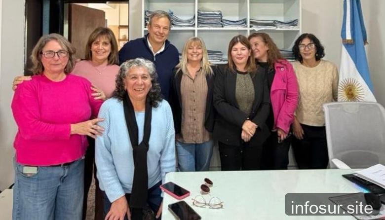 Cascallares acompaña a familias de Almirante Brown en la firma de escrituras de propiedad