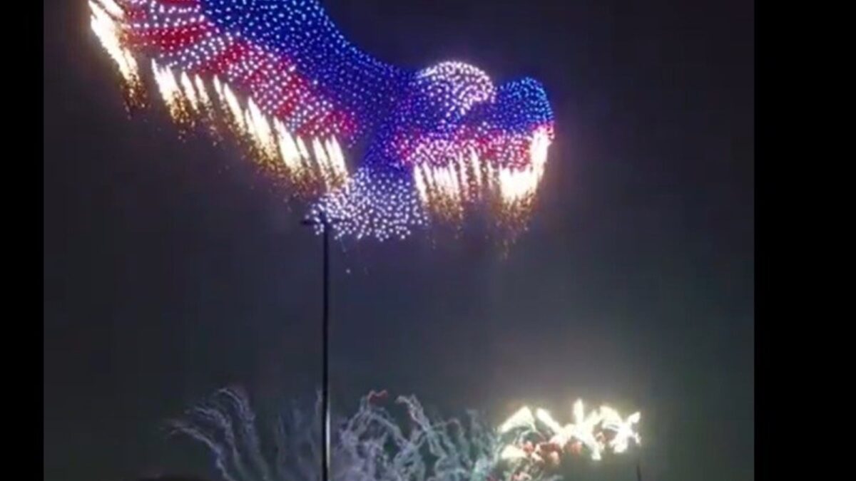 EE.UU. celebra 250 años de independencia con festejo de drones