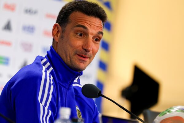 Scaloni abrió la posibilidad de repetir el mismo equipo frente a Suiza