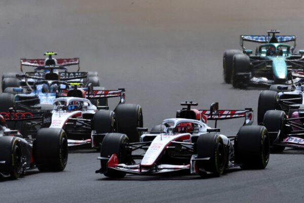 Colapinto remonta en Silverstone: de 19° a 14° en una vuelta