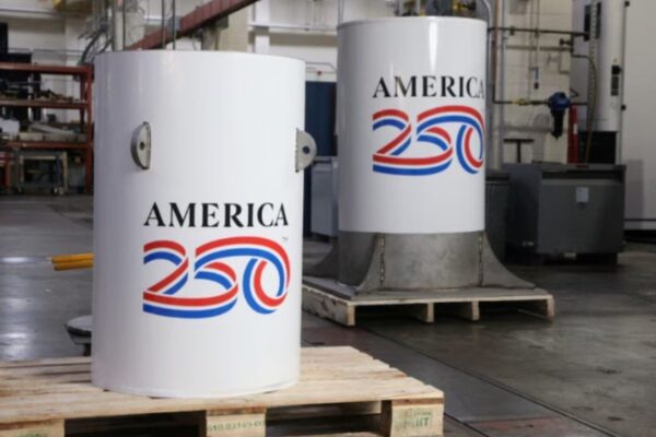 Estados Unidos entierra cápsula del tiempo para el año 2.276 en Filadelfia