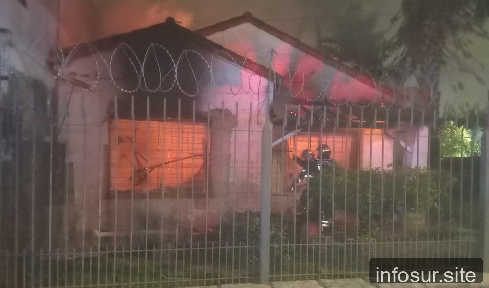 Incendio destruye vivienda en Lomas de Zamora: una muerta y tres heridos