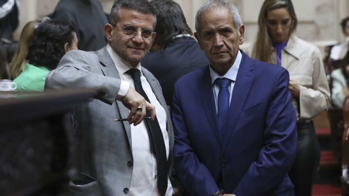 Diputados de Unión por la Patria presentan proyecto para cortar jornada laboral a 6 horas