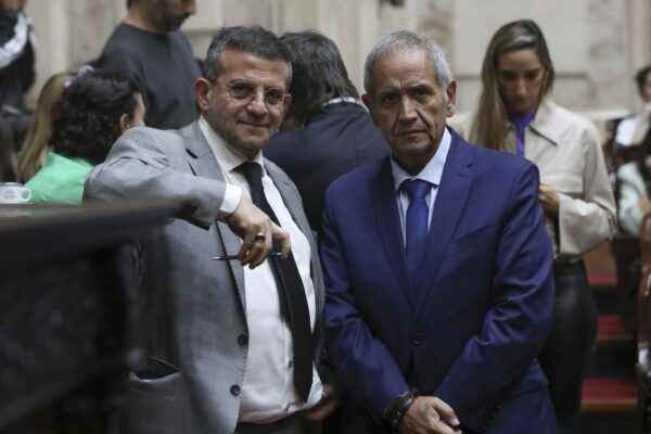 Diputados de Unión por la Patria presentan proyecto para cortar jornada laboral a 6 horas
