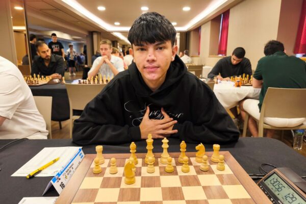 Francisco Fiorito, 15 años, gana en Andorra: el futuro del ajedrez argentino