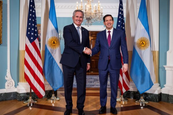 Quirno asiste a encuentro estadounidense sobre amenaza izquierdista