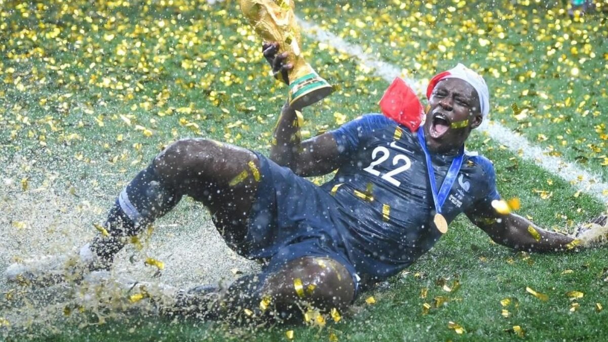 Mendy vendió réplica de la Copa del Mundo: 62.200 dólares