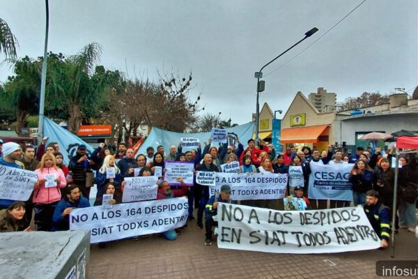 Trabajadores de Lanús bloquean planta de Tenaris-SIAT en acto contra despidos