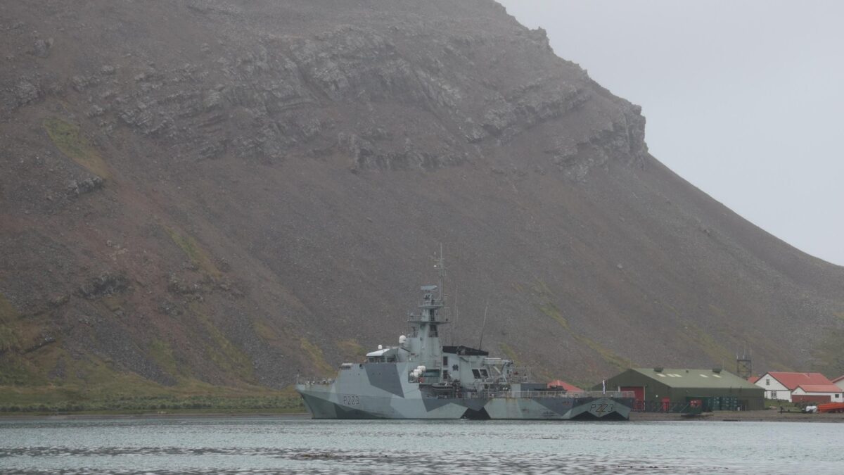 Londres rechazó queja argentina por tránsito naval en aguas de Malvinas