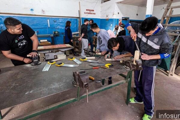 Almirante Brown ofrece 34 cursos gratuitos en tres sedes para capacitación laboral