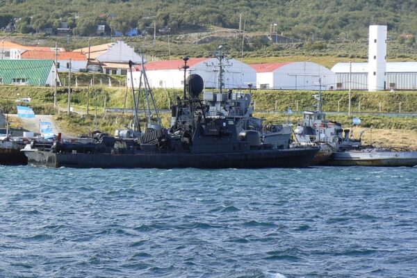 El Gobierno avanza en la venta de tierras estratégicas de la Armada en Ushuaia