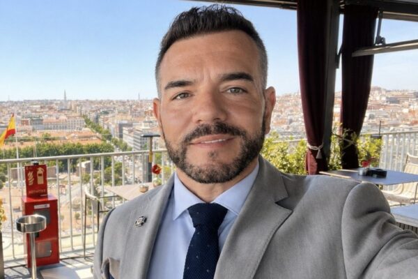 Gobierno removió a Alejandro Nimo tras una disputa con el embajador en Madrid