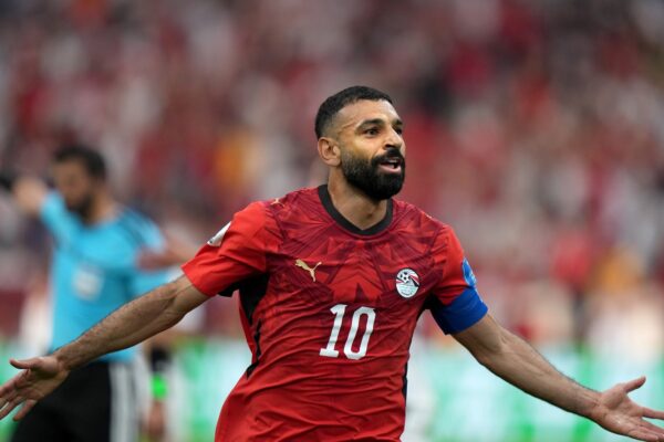 Salah podría igualar récord de su técnico en partido contra Argentina