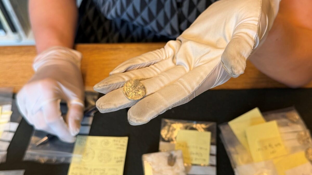 Noruega reveló el mayor tesoro vikingo con 4,886 monedas