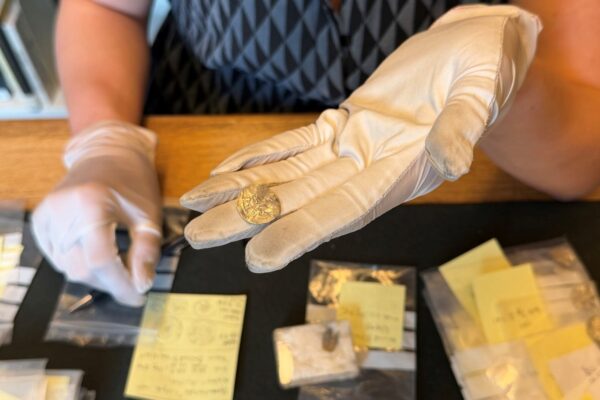 Noruega reveló el mayor tesoro vikingo con 4,886 monedas
