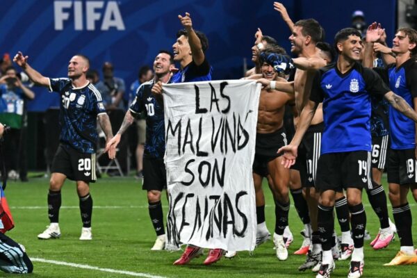 FIFA abre expediente contra Argentina por bandera de Malvinas y incidentes tras la final