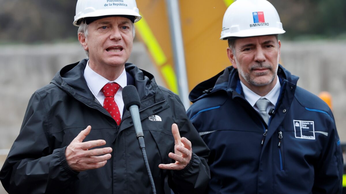 Presidente chileno advierte sobre «días de emergencia» tras alerta roja por tormenta